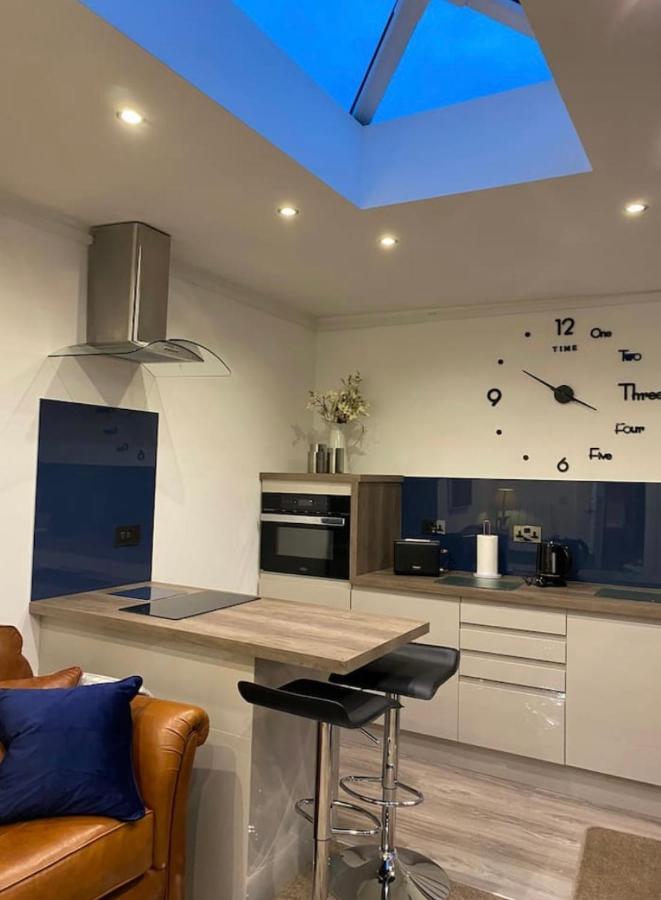 Balcony House Apartment In Κένταλ Εξωτερικό φωτογραφία