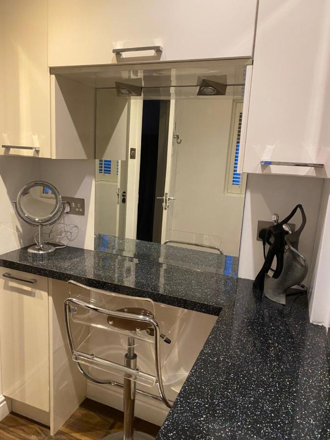 Balcony House Apartment In Κένταλ Εξωτερικό φωτογραφία